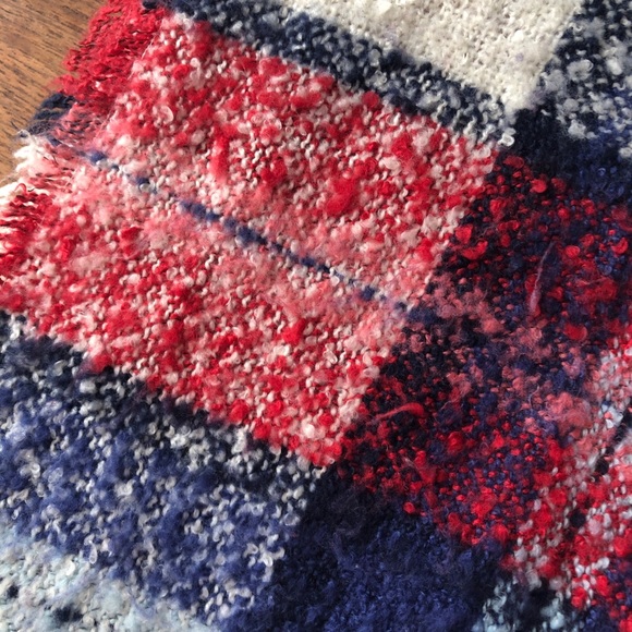 Aerie Boucle Large Blanket Scarf Wrap Shawl Plaid Tartan Warm Red Blue - Picture 6 of 7